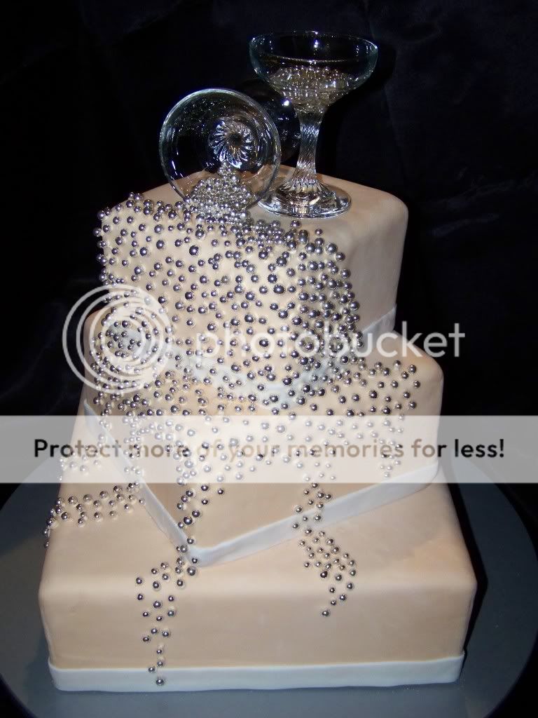 champagne and black wedding cakes